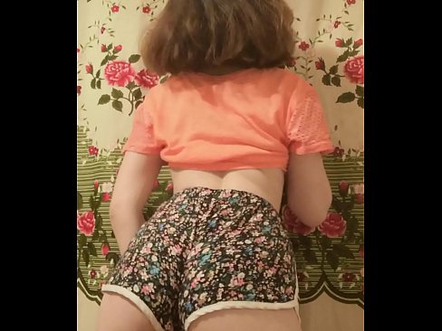 ❤️ Sexy mladá kočka svléká šortky před kamerou. ❤️❌ Porno video u nás