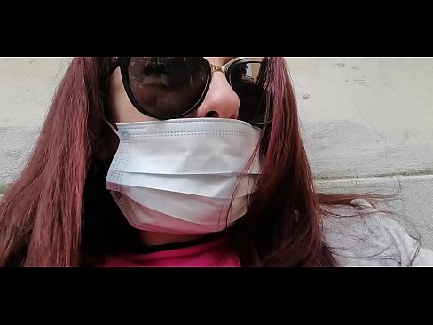 ❤️ Nicoletta se pomstí svému sousedovi a vyčůrá se mu do garáže (Speciál Covid19 Italská karanténa) ❤️❌ Porno video u nás