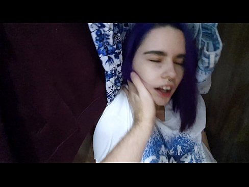 ❤️ Našel jsem svou sestru ve skříni a pomohl jí udělat se ❤️❌ Porno video u nás