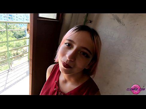 ❤️ Studentka smyslně kouří cizince ve vnitrozemí - sperma na tváři ❤️❌ Porno video u nás